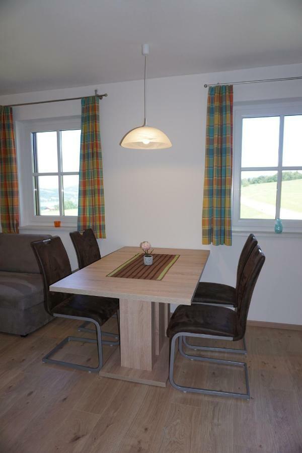 Ferienwohnung Hausleitner Zell am Moos Ngoại thất bức ảnh